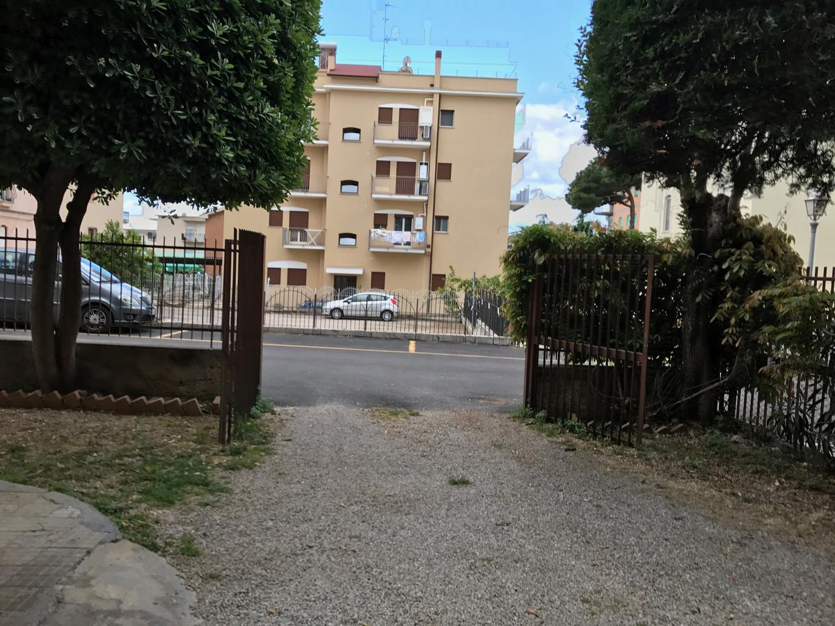 Flat Low Cost Sperlonga Buitenkant foto