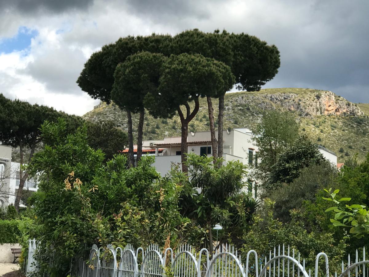 Flat Low Cost Sperlonga Buitenkant foto